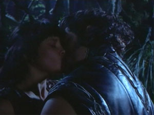 Xena and Ares kissing